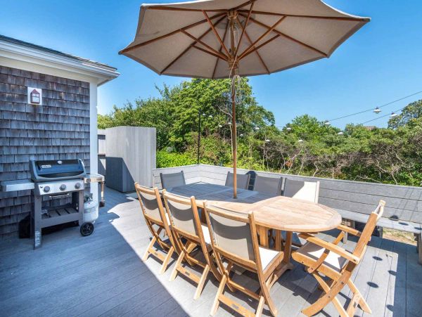 Cape Cod Home 994710