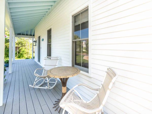 Cape Cod Home 994710
