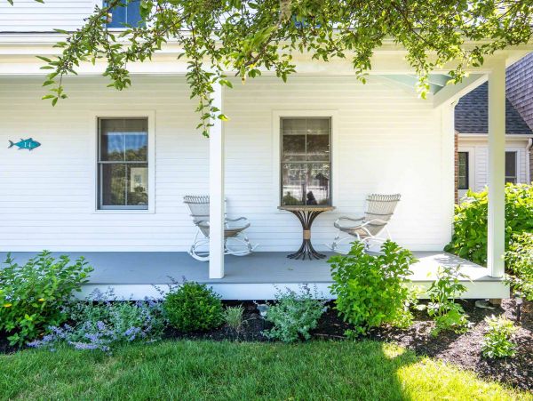 Cape Cod Home 994710