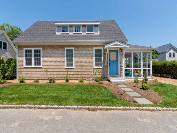 Cape Cod Home 994711