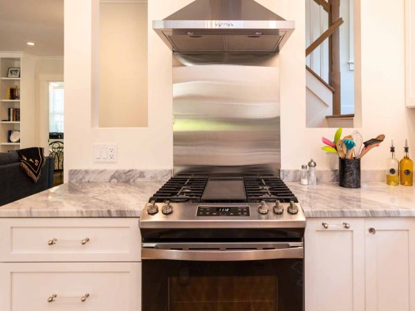 Cape Cod Home 994711