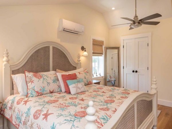 Cape Cod Home 994711