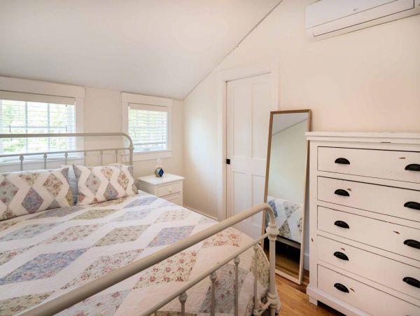 Cape Cod Home 994711