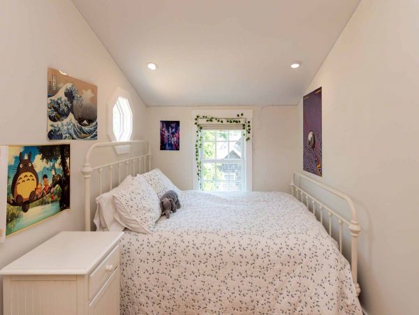 Cape Cod Home 994711