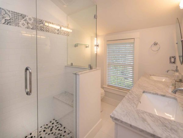 Cape Cod Home 994711