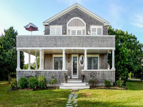 Cape Cod Home 994712