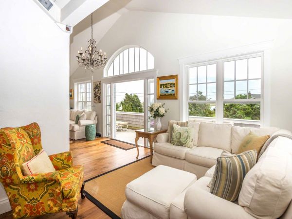 Cape Cod Home 994712