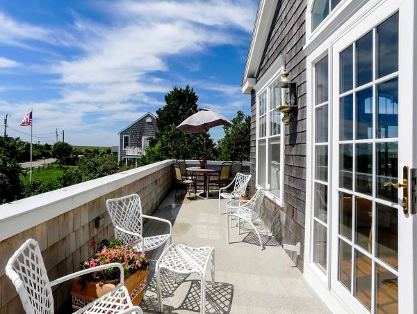 Cape Cod Home 994712