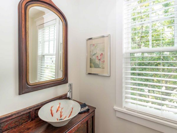 Cape Cod Home 994712