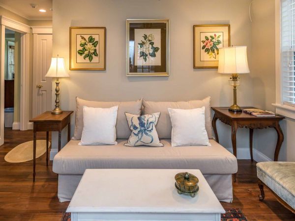 Cape Cod Home 994712