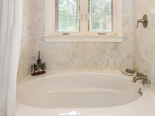 Cape Cod Home 994712