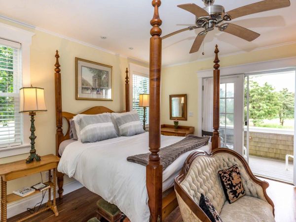 Cape Cod Home 994712