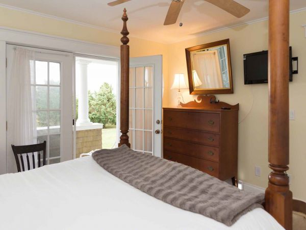 Cape Cod Home 994712