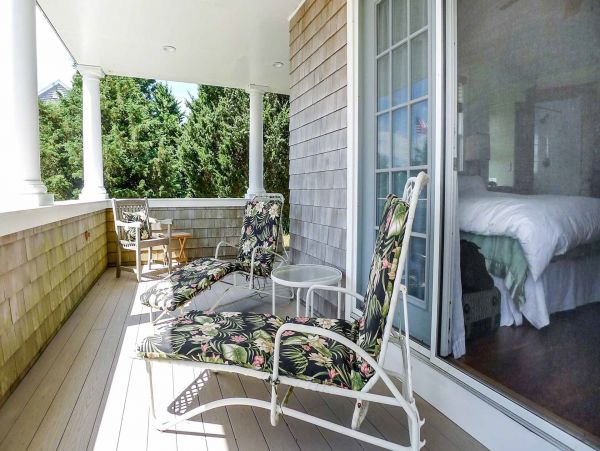 Cape Cod Home 994712