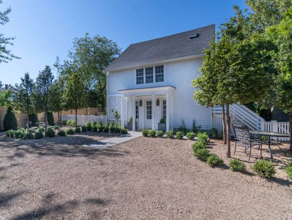 Cape Cod Home 994713