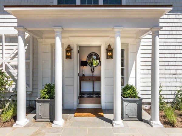 Cape Cod Home 994713