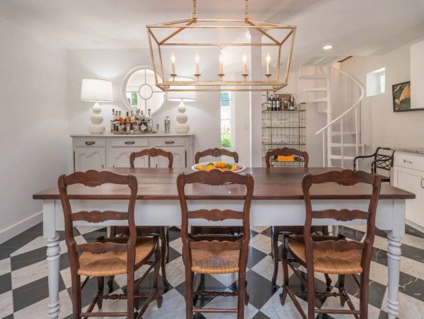 Cape Cod Home 994713