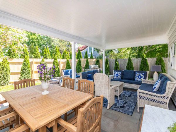 Cape Cod Home 994713