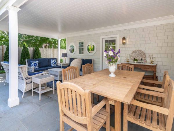 Cape Cod Home 994713