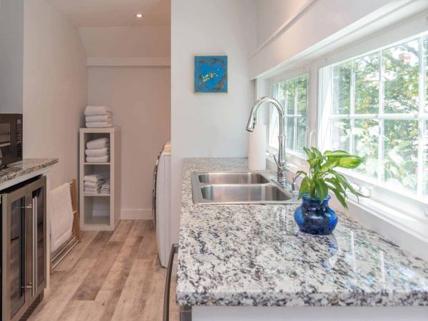 Cape Cod Home 994713