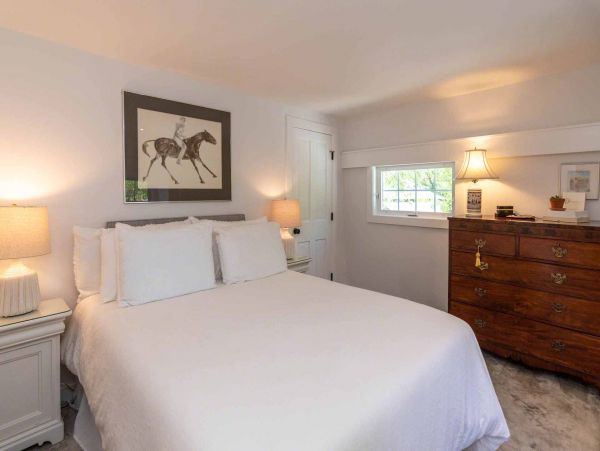 Cape Cod Home 994713