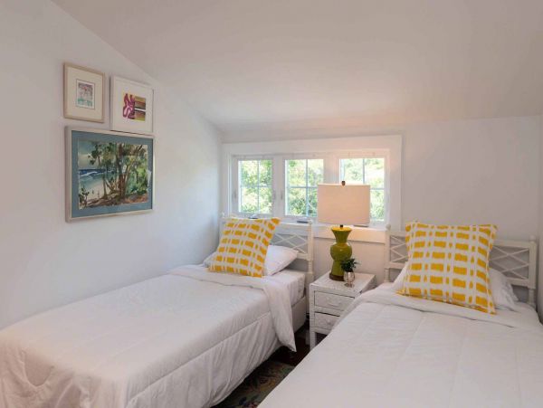 Cape Cod Home 994713