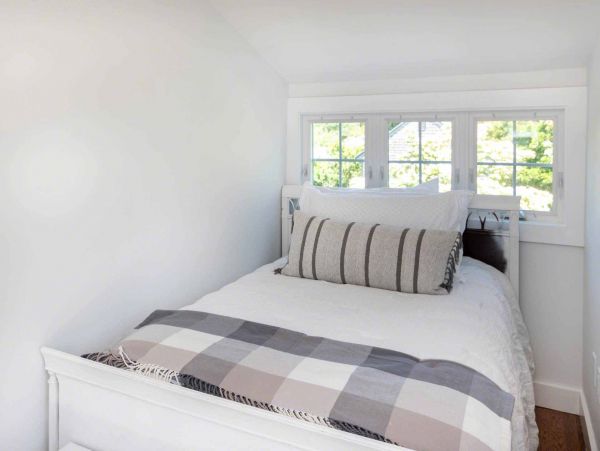 Cape Cod Home 994713