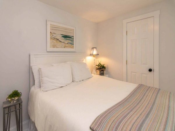 Cape Cod Home 994713