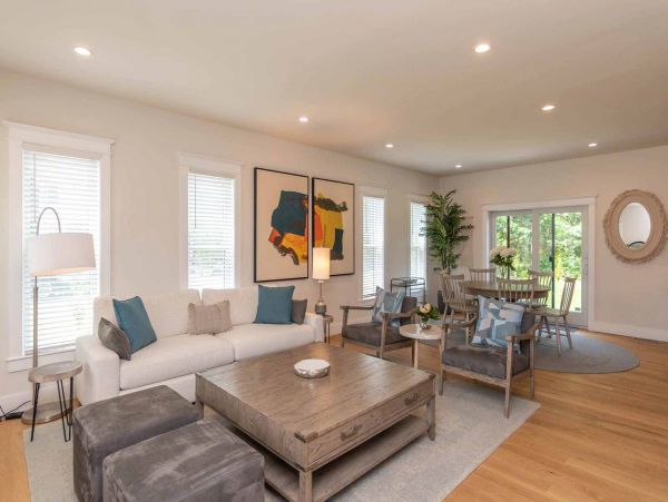 Cape Cod Home 994714