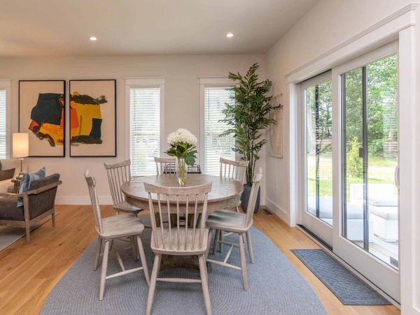 Cape Cod Home 994714
