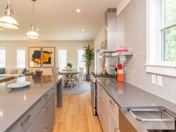 Cape Cod Home 994714