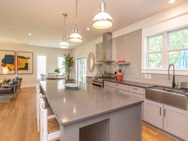 Cape Cod Home 994714