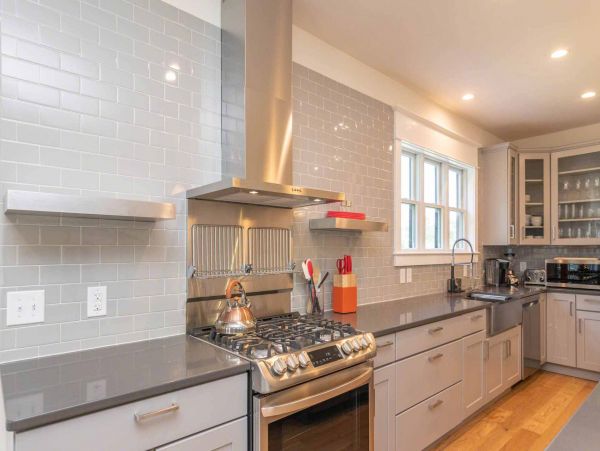 Cape Cod Home 994714