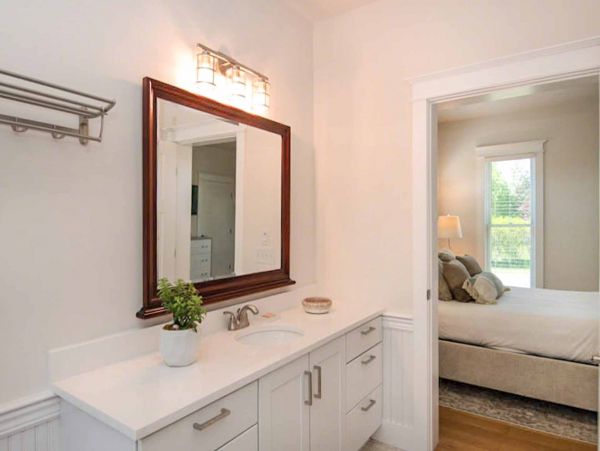 Cape Cod Home 994714