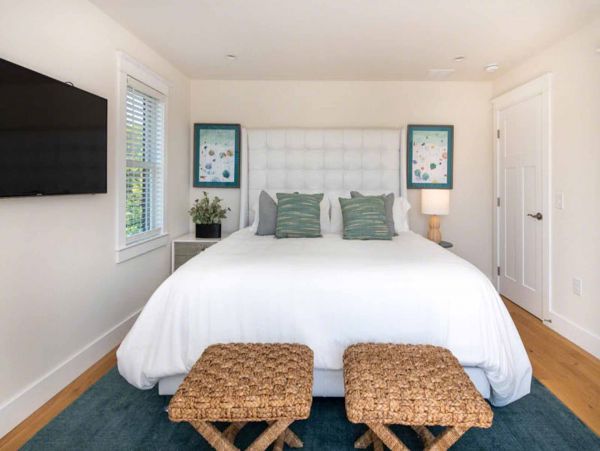 Cape Cod Home 994714