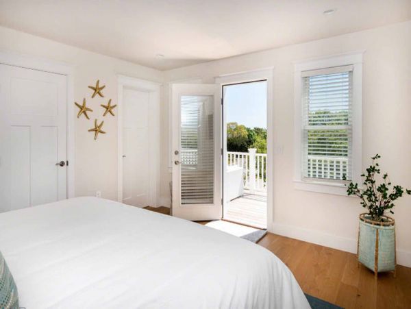Cape Cod Home 994714