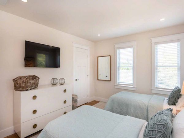 Cape Cod Home 994714