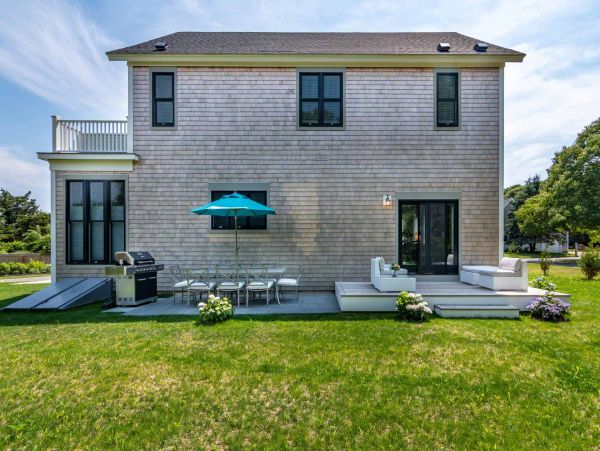 Cape Cod Home 994714