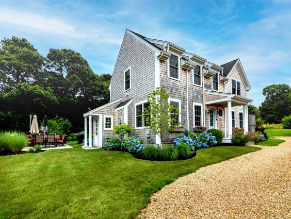 Cape Cod Home 994715