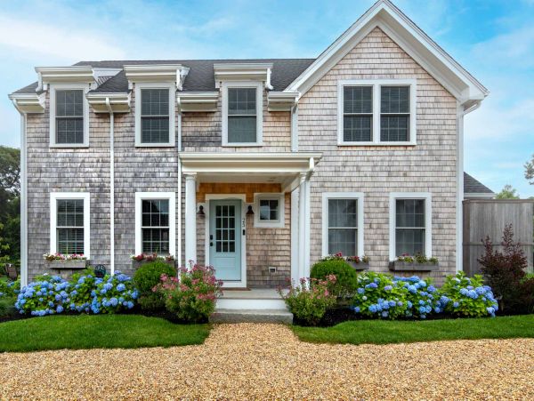 Cape Cod Home 994715