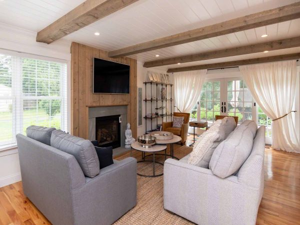 Cape Cod Home 994715