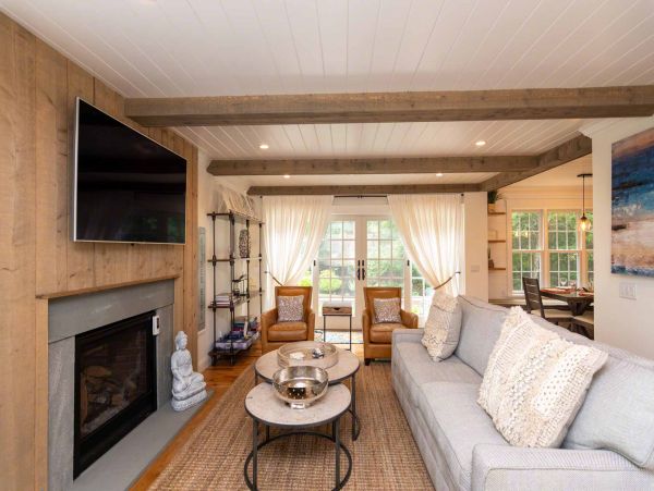 Cape Cod Home 994715
