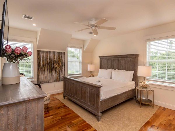 Cape Cod Home 994715