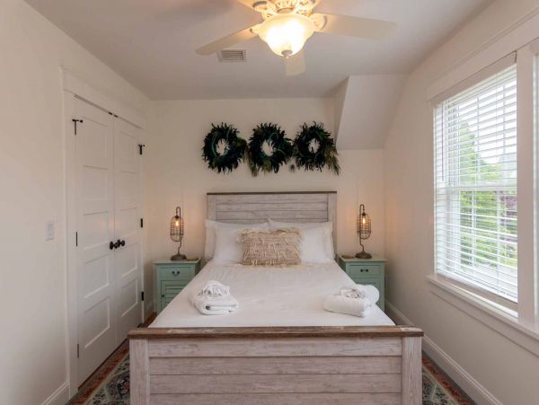 Cape Cod Home 994715