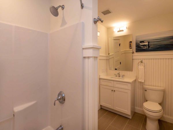 Cape Cod Home 994715