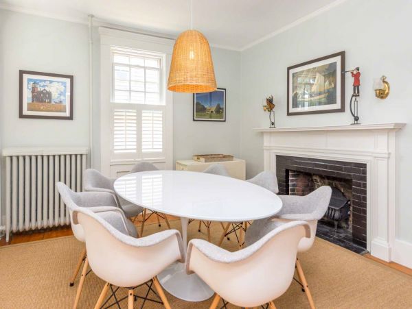 Cape Cod Home 994716