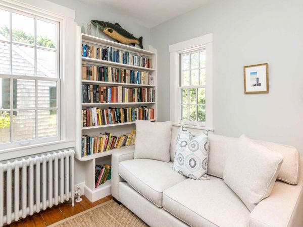 Cape Cod Home 994716