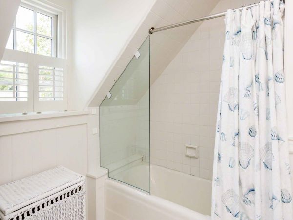 Cape Cod Home 994716