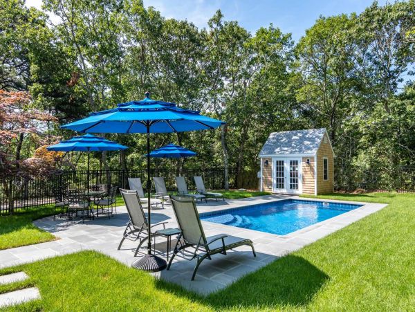 Cape Cod Home 994717