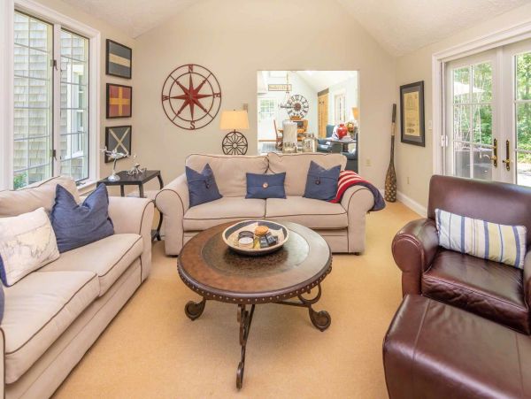 Cape Cod Home 994717